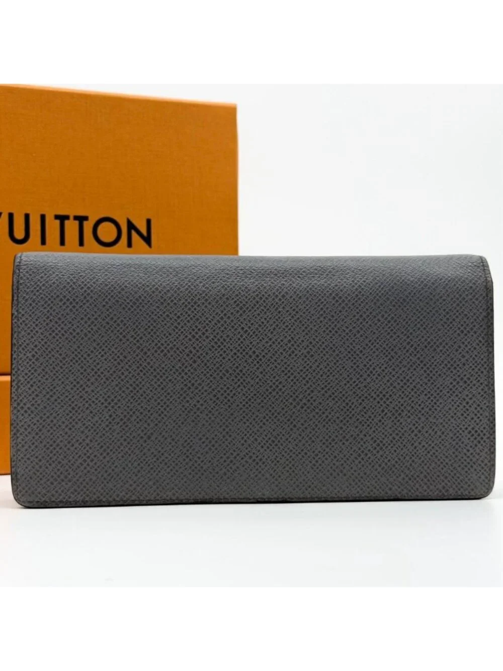 Louis Vuitton Portefeuille Brazza Taiga Leather Gray Bifold Wallet
